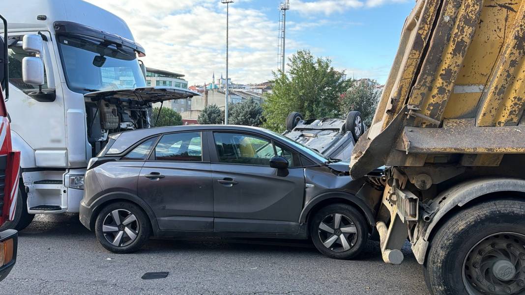 Büyük kaza! Trafik durdu 5